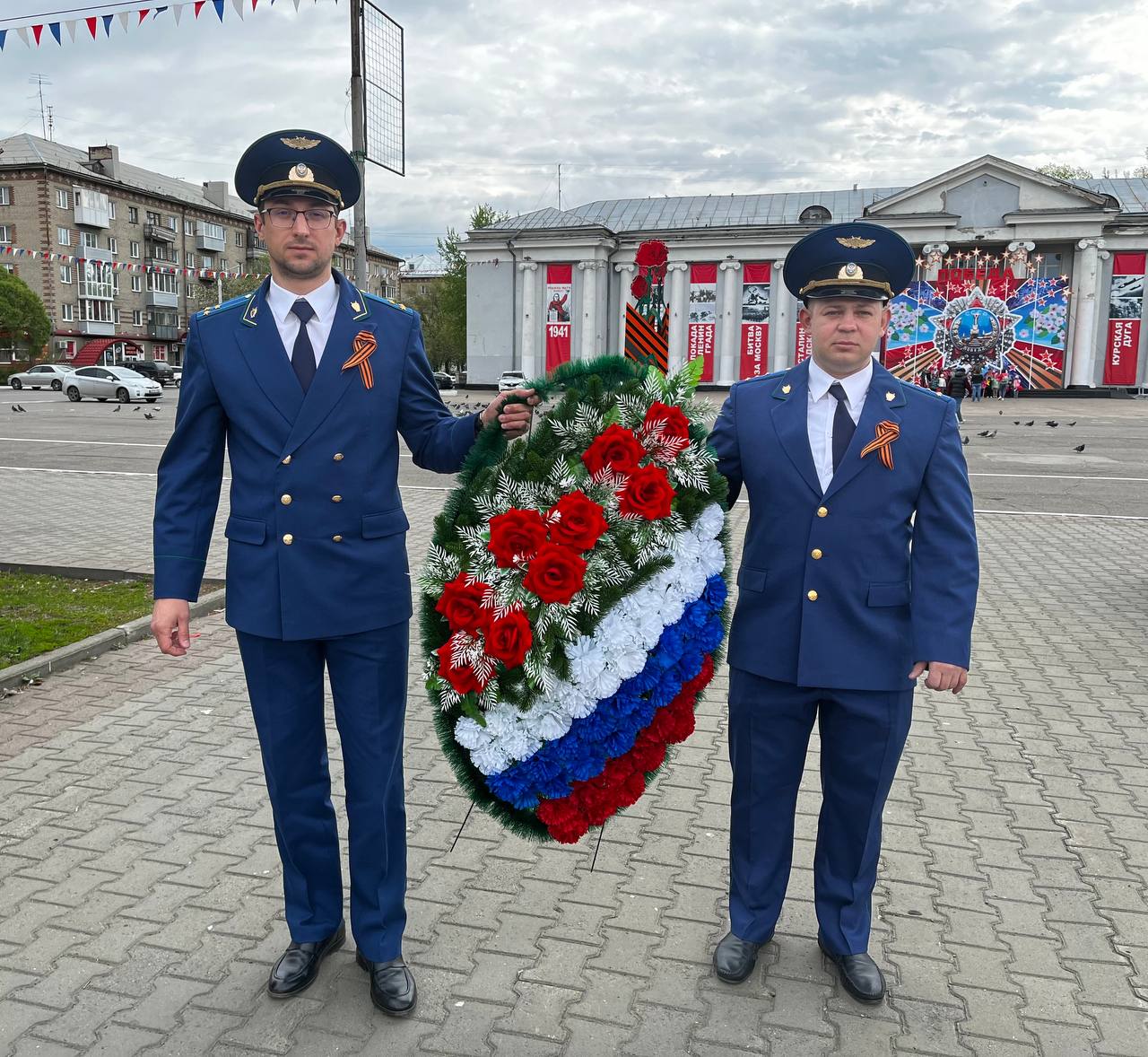 В предверии празднования Дня Победы в Великой Отечественной войне работники прокуратуры г. Новоалтайска почтили память воинов-новоалтайцев, погибших на полях сражения..