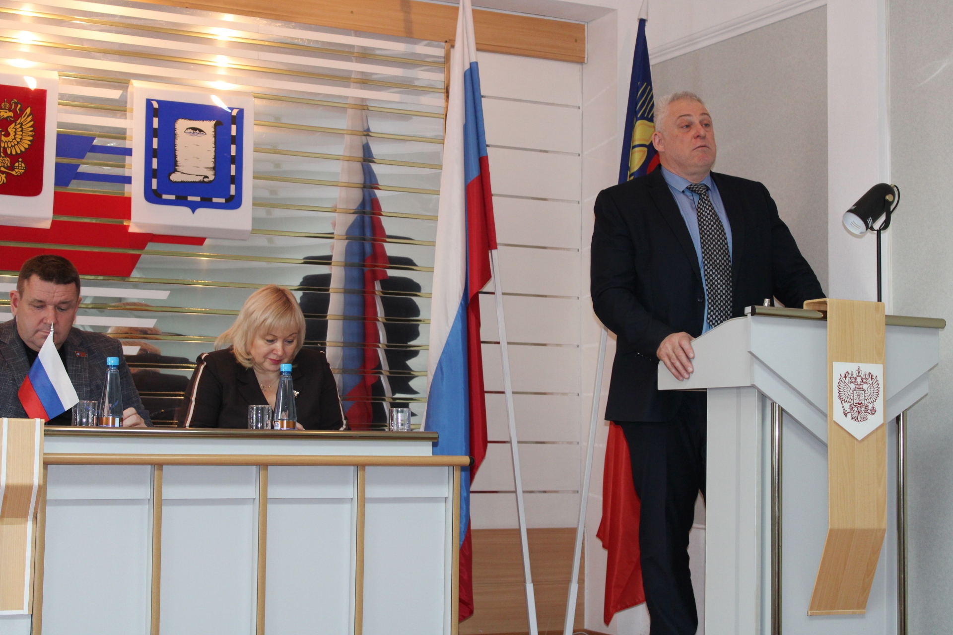 Внеочередное заседание НГСД состоялось 19 января под руководством председателя Собрания Алексея Камышова.