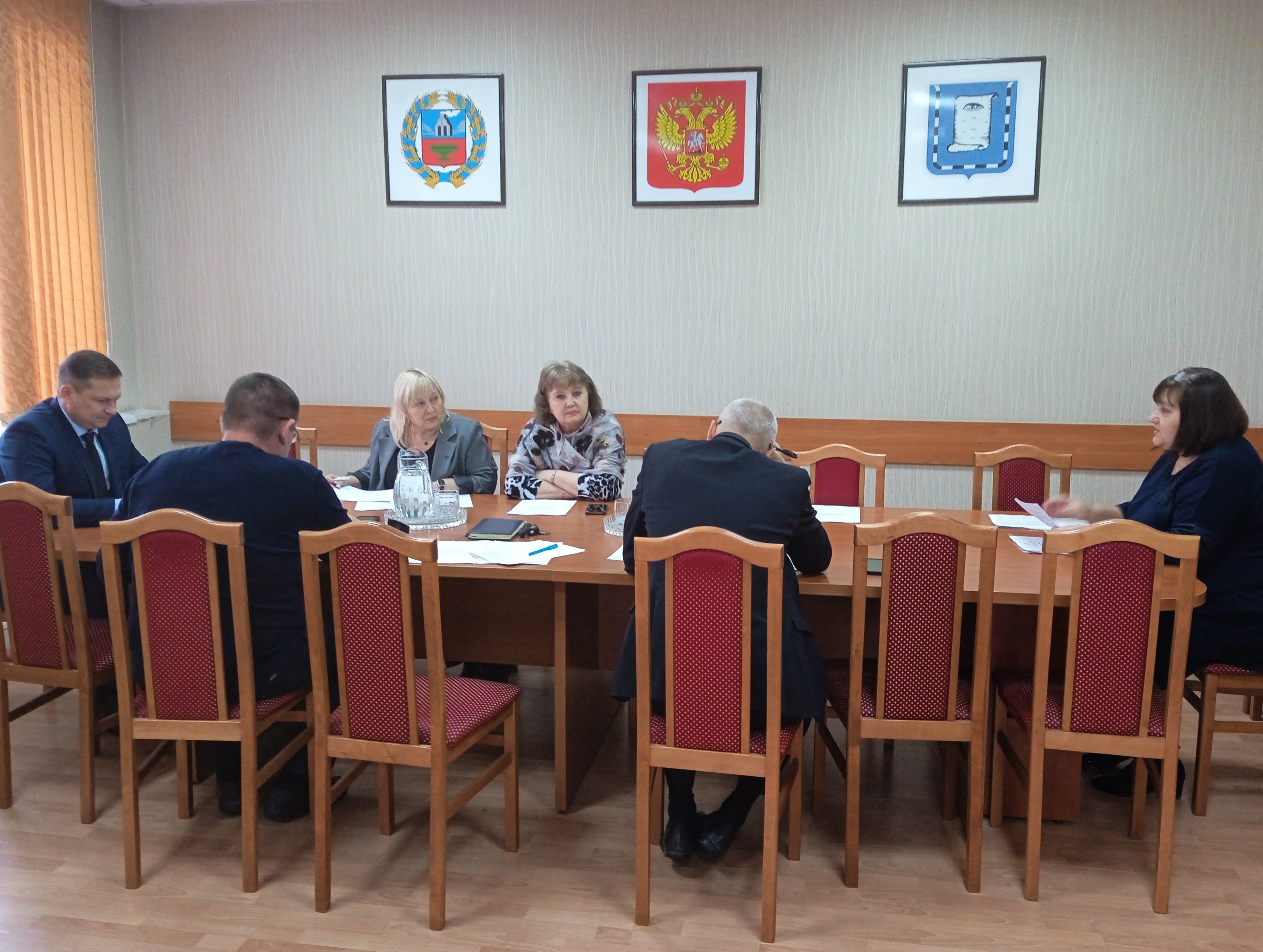 В преддверии очередного заседания городского Собрания, которое состоится 21 октября, началась неделя постоянных комиссий НГСД.