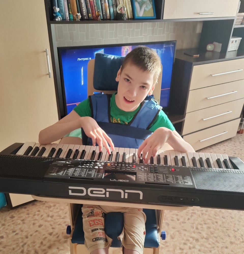 Прокуратурой города Новоалтайска принято участие во всероссийской акции ‘Ёлка желаний’.